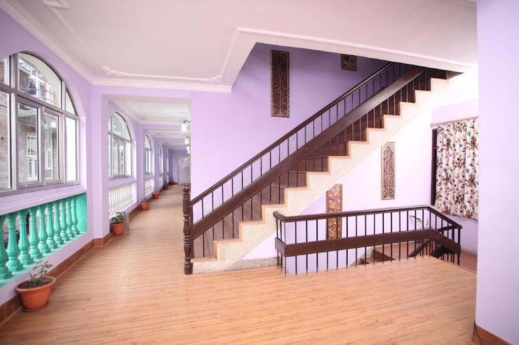 Srīnagar Hotel Ibni Kabeer מראה חיצוני תמונה