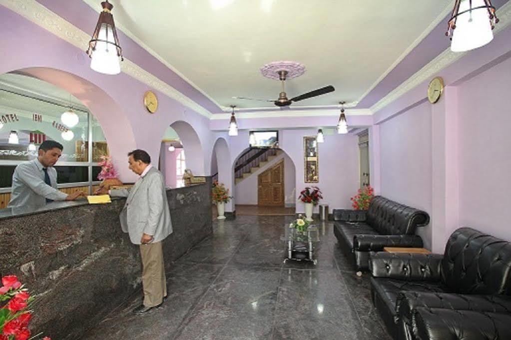 Srīnagar Hotel Ibni Kabeer מראה חיצוני תמונה